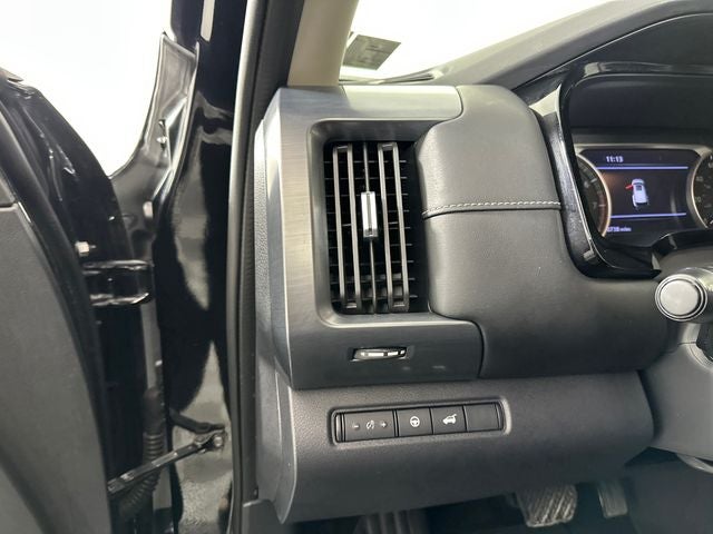 2023 Nissan Pathfinder SL Premium Package