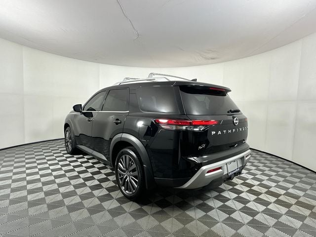 2023 Nissan Pathfinder SL Premium Package