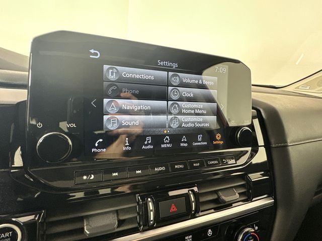 2023 Nissan Pathfinder SL Premium Package