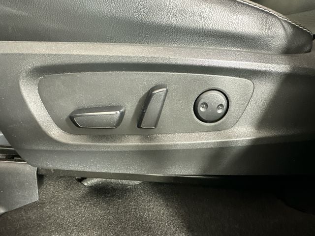 2023 Nissan Pathfinder SL Premium Package