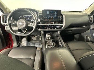 2023 Nissan Pathfinder SL Premium Package