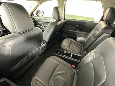 2023 Nissan Pathfinder SL Premium Package