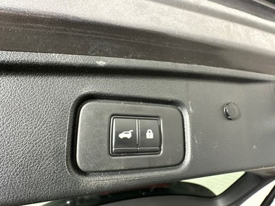 2023 Nissan Pathfinder SL Premium Package