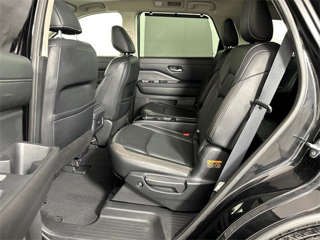 2023 Nissan Pathfinder SL Premium Package