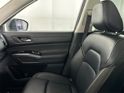 2023 Nissan Pathfinder SL Premium Package