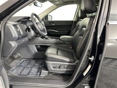 2023 Nissan Pathfinder SL Premium Package