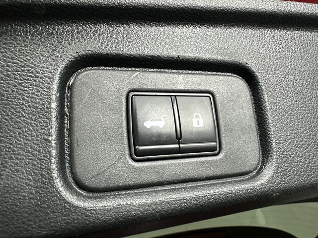 2023 Nissan Pathfinder SL Premium Package