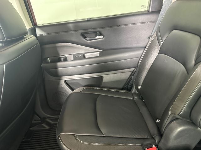2023 Nissan Pathfinder SL Premium Package