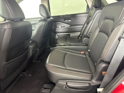 2023 Nissan Pathfinder SL Premium Package