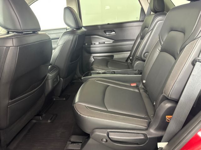 2023 Nissan Pathfinder SL Premium Package