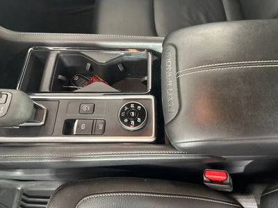 2023 Nissan Pathfinder SL Premium Package