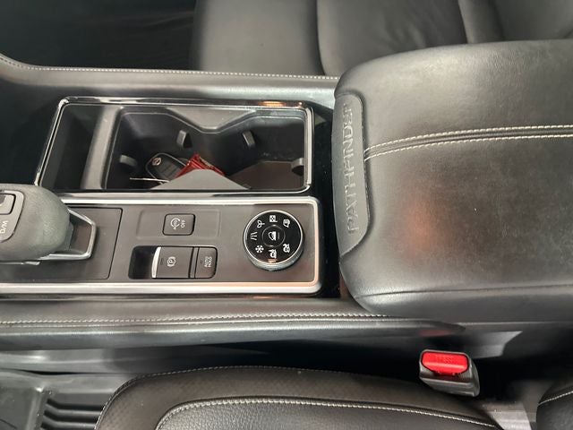 2023 Nissan Pathfinder SL Premium Package