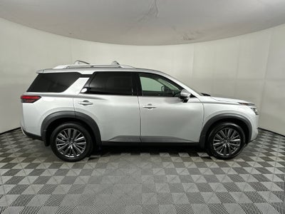 2023 Nissan Pathfinder SL Premium Package
