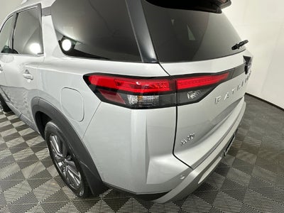 2023 Nissan Pathfinder SL Premium Package