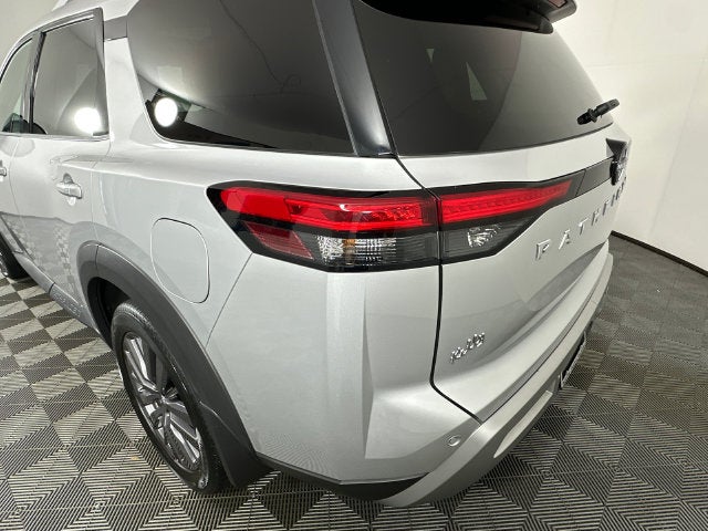 2023 Nissan Pathfinder SL Premium Package