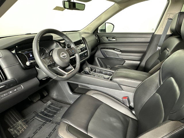 2023 Nissan Pathfinder SL Premium Package