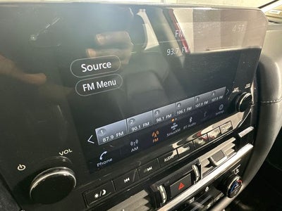 2023 Nissan Pathfinder SL Premium Package