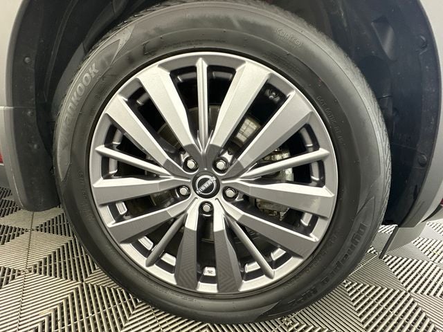 2023 Nissan Pathfinder SL Premium Package