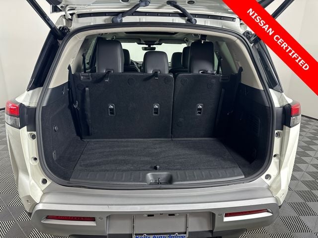 2024 Nissan Pathfinder SL Premium Package