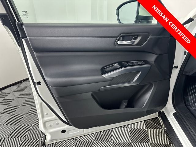 2024 Nissan Pathfinder SL Premium Package
