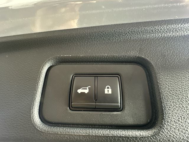 2023 Nissan Pathfinder SL Premium Package