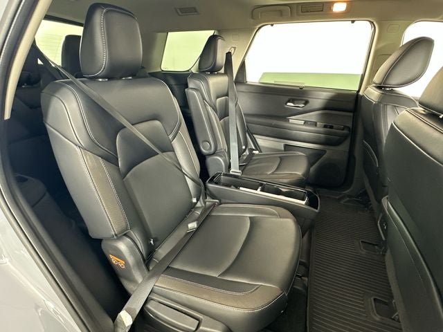 2023 Nissan Pathfinder SL Premium Package