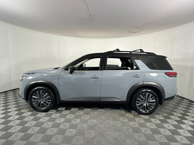 2023 Nissan Pathfinder SL Premium Package