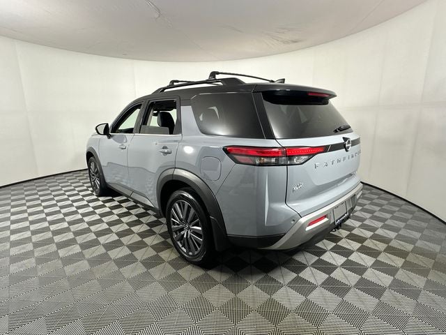 2023 Nissan Pathfinder SL Premium Package