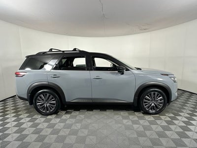 2023 Nissan Pathfinder SL Premium Package
