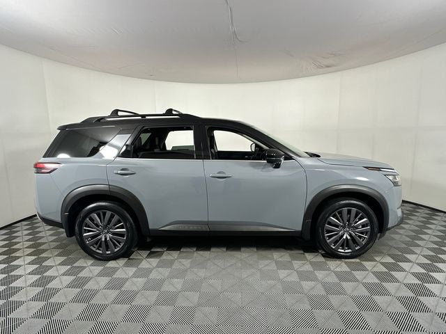 2023 Nissan Pathfinder SL Premium Package