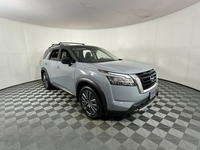 2023 Nissan Pathfinder SL Premium Package