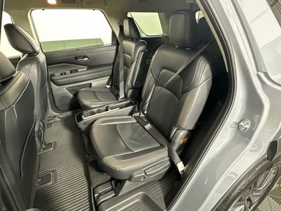 2023 Nissan Pathfinder SL Premium Package