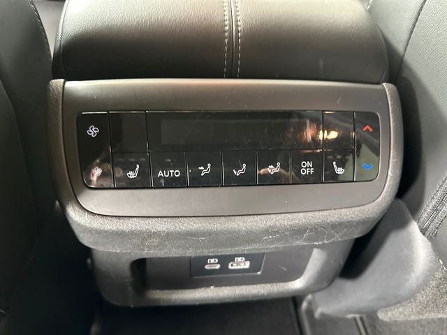 2024 Nissan Pathfinder SL Premium Package