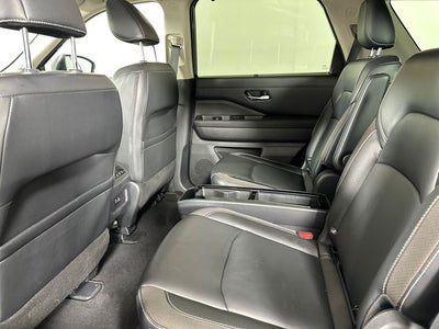 2024 Nissan Pathfinder SL Premium Package