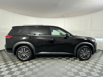 2024 Nissan Pathfinder SL Premium Package