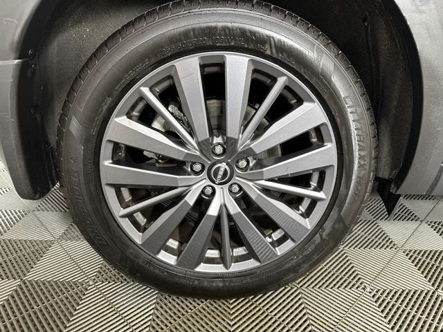 2024 Nissan Pathfinder SL Premium Package
