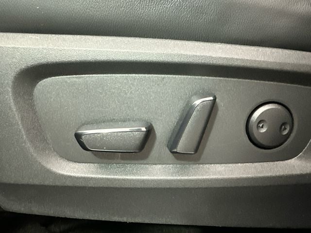 2024 Nissan Pathfinder SL Premium Package