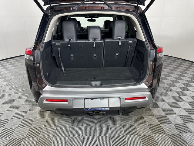 2022 Nissan Pathfinder Platinum Bench Seat Package