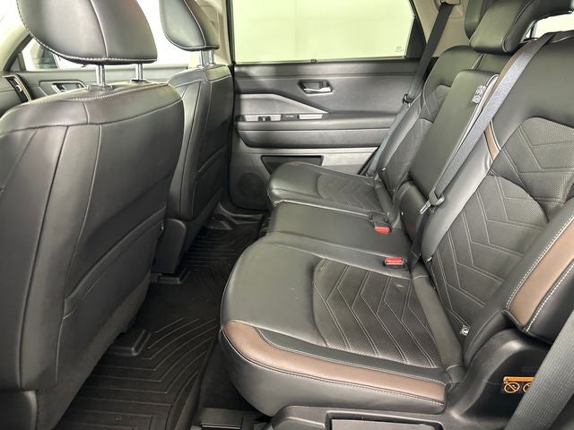 2022 Nissan Pathfinder Platinum Bench Seat Package