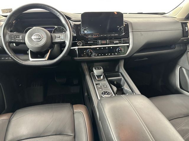 2022 Nissan Pathfinder Platinum Bench Seat Package