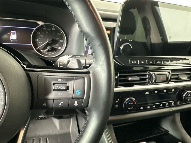 2022 Nissan Pathfinder Platinum Bench Seat Package