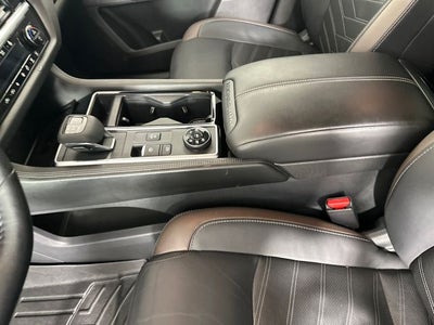 2022 Nissan Pathfinder Platinum Bench Seat Package