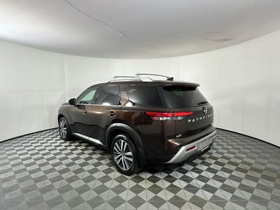2022 Nissan Pathfinder Platinum Bench Seat Package