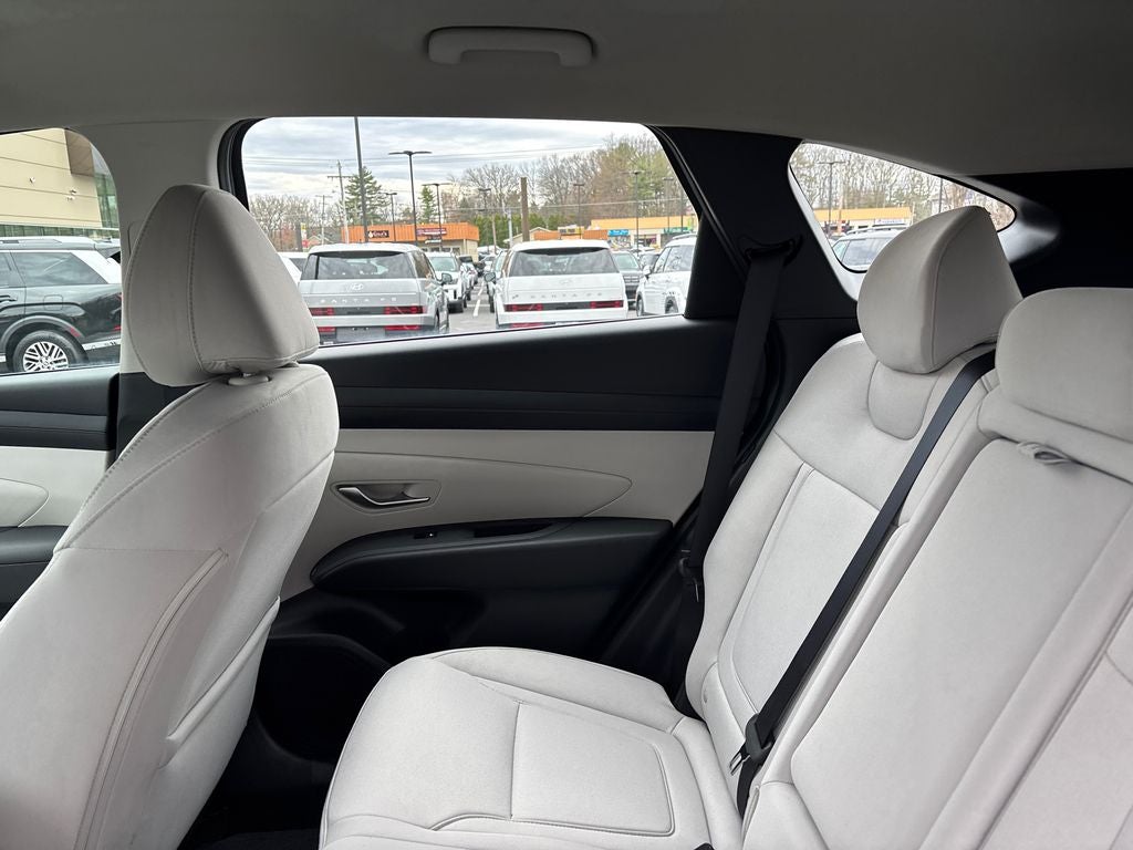 2026 Hyundai TUCSON SE