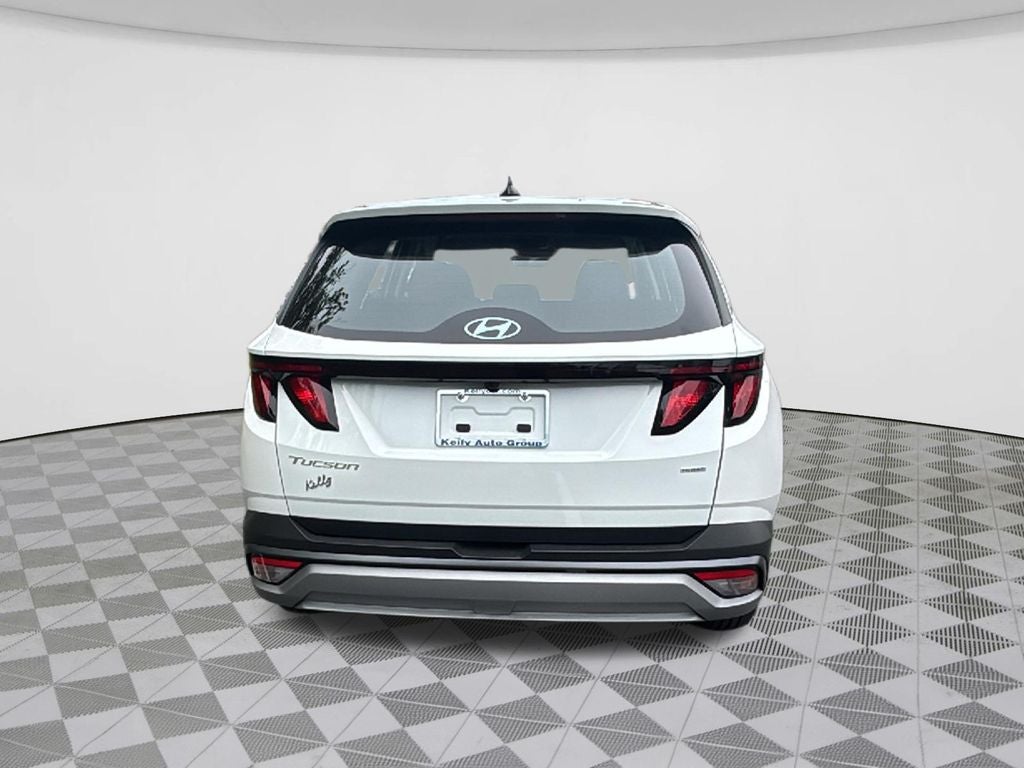 2026 Hyundai TUCSON SE