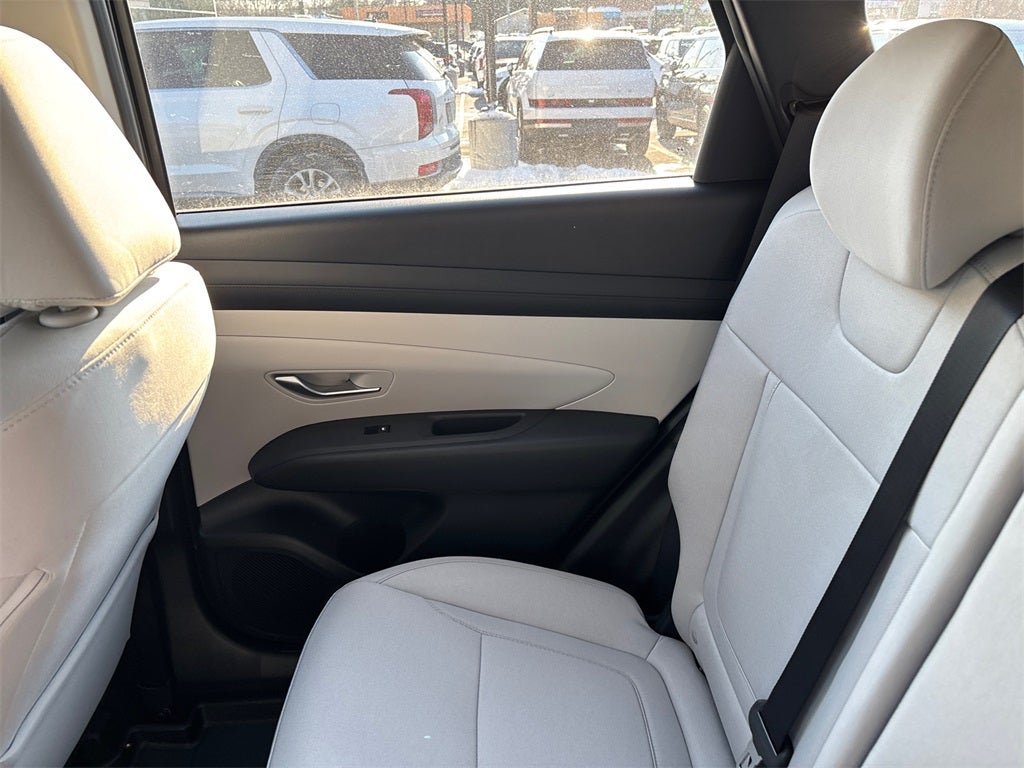 2026 Hyundai TUCSON SE