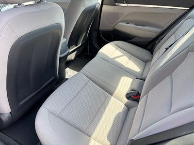 2020 Hyundai ELANTRA SE