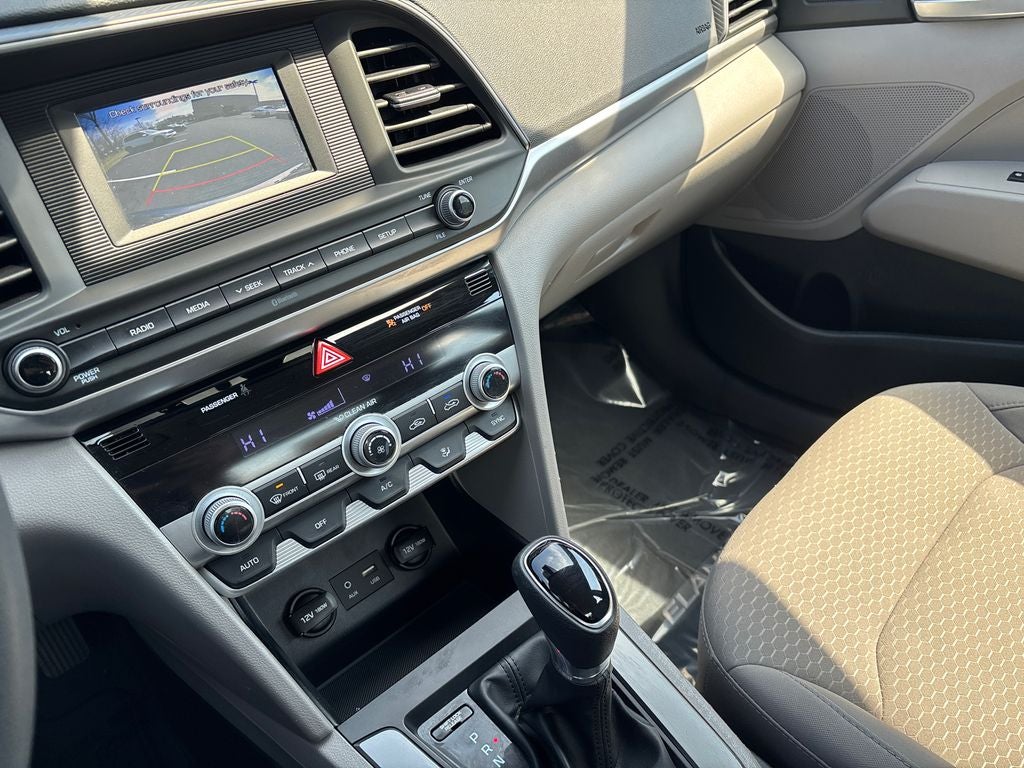 2020 Hyundai ELANTRA SE