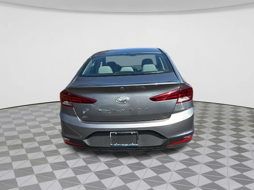 2020 Hyundai ELANTRA SE