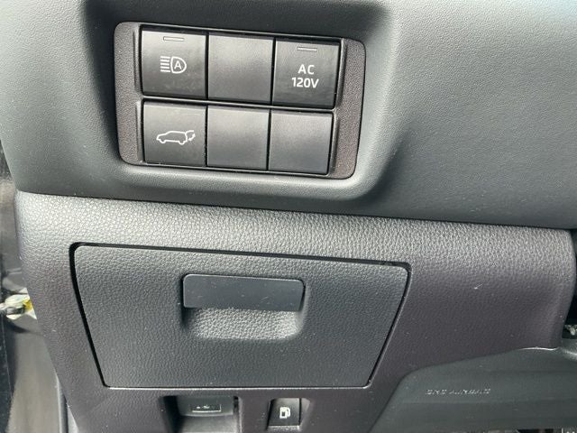 2023 Toyota Highlander Hybrid Bronze Edition